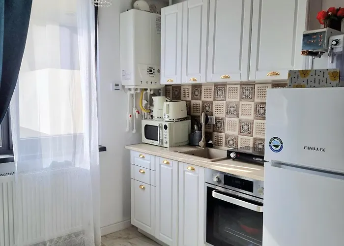 Madalina-endless Summer Mamaia Nord 那沃达利